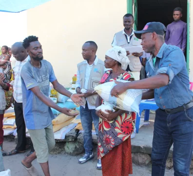 Reception des vivres par un déplacé